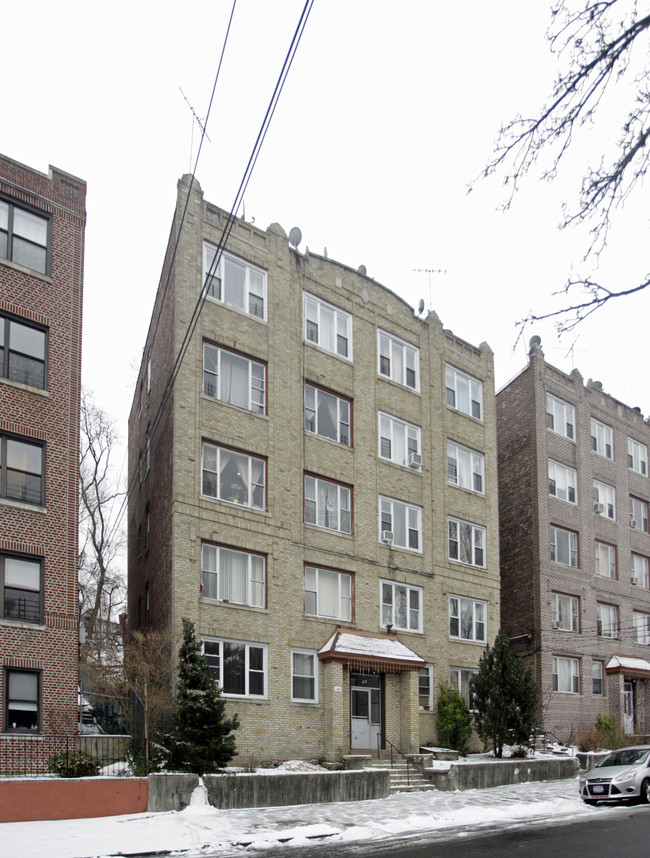 482 Hawthorne Ave in Yonkers, NY - Foto de edificio - Building Photo