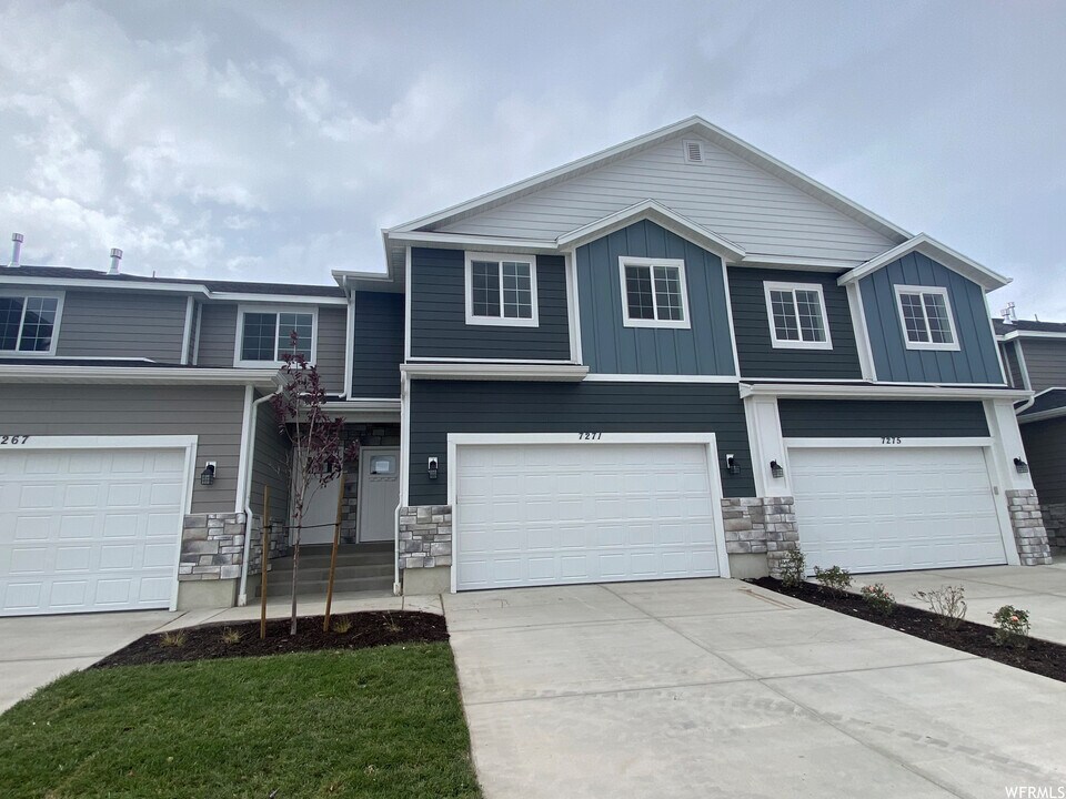 7271 N Silver Spring Way in Eagle Mountain, UT - Building Photo