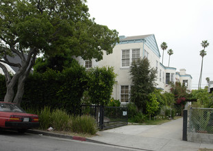 1604 N Harvard Blvd in Los Angeles, CA - Building Photo - Building Photo