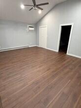 66 Cedar Oaks Ave in Farmingville, NY - Foto de edificio - Building Photo