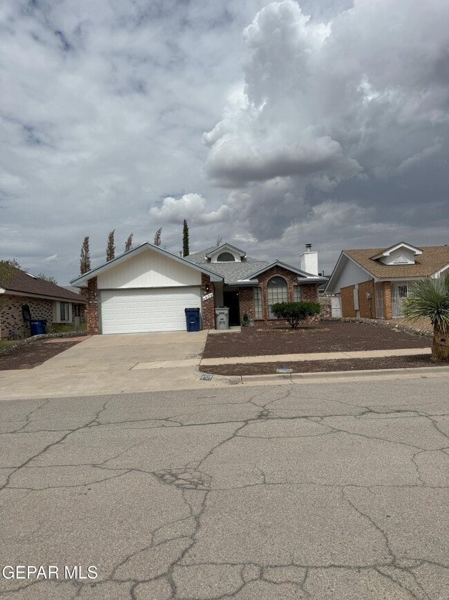 6909 Canyon Run Dr in El Paso, TX - Building Photo - Building Photo