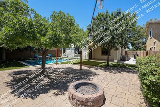 7045 S Legend Dr in Gilbert, AZ - Building Photo - Building Photo