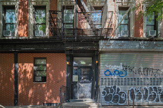 215 E 4th St in New York, NY - Building Photo - Building Photo