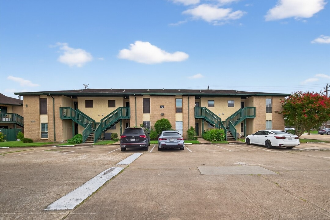 1516 Bay Area Blvd in Houston, TX - Building Photo