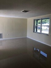 7804 Blackstone Dr in Port Richey, FL - Building Photo - Building Photo