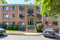 James Lee Condominiums in Falls Church, VA - Foto de edificio - Building Photo