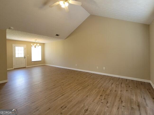 256 Courtyard Cir in Winder, GA - Building Photo - Building Photo