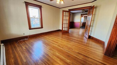 30 Holton St, Unit 1 in Medford, MA - Building Photo - Building Photo