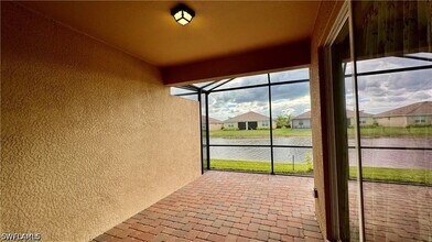 2066 Tamarron Ln in Naples, FL - Building Photo - Building Photo