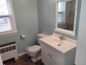 68 Jennings Ave in Patchogue, NY - Building Photo - Building Photo