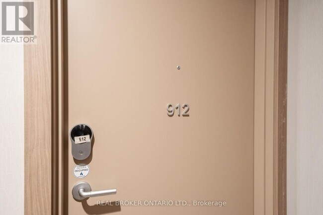 1 Quarrington Ln in North York, ON - Building Photo - Building Photo