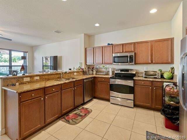 17088 SW 90th Way in Miami, FL - Building Photo - Building Photo
