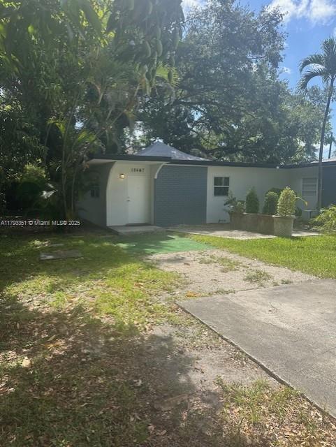 18447 NE 1st Ave in Miami, FL - Building Photo - Building Photo