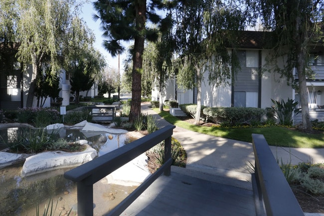 Grand Terrace in Glendora, CA - Foto de edificio - Interior Photo