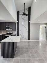 386 Rd 591701 in Cleveland, TX - Building Photo