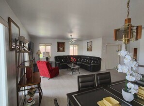 616 White Water Dr in West Palm Beach, FL - Foto de edificio - Building Photo