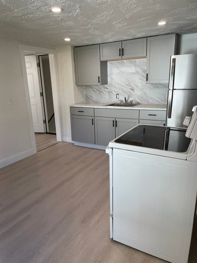 55 Franklin Ave, Unit 4 in Lockport, NY - Building Photo - Building Photo