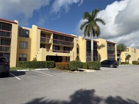 737 SE 1st Way in Deerfield Beach, FL - Building Photo