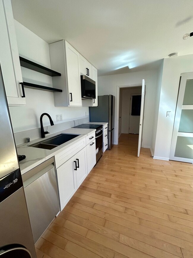 17124 Horace St, Unit 2 in Los Angeles, CA - Building Photo - Building Photo