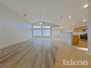 8625 W Chickasaw St in Tolleson, AZ - Foto de edificio - Building Photo