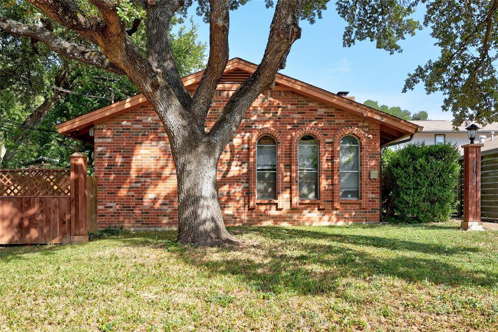 8102 Ceberry Dr in Austin, TX - Foto de edificio