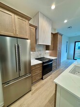 3010 N Main St in Victoria, TX - Foto de edificio - Building Photo