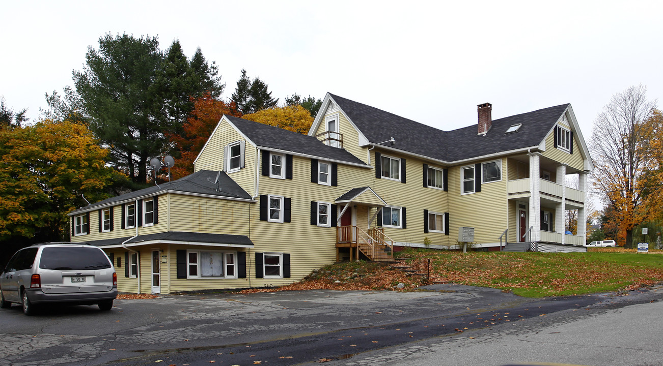 29 Pleasant St in Gardiner, ME - Building Photo