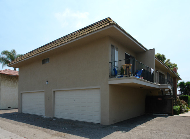 4921 Kona Dr in Huntington Beach, CA - Building Photo - Building Photo