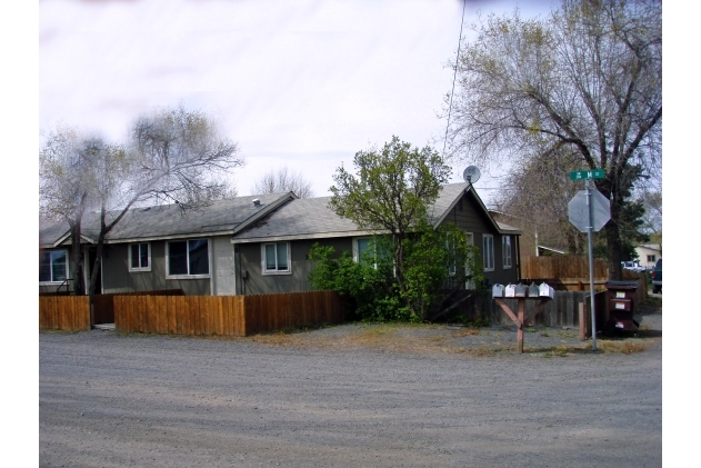 214 SW M St in Madras, OR - Building Photo