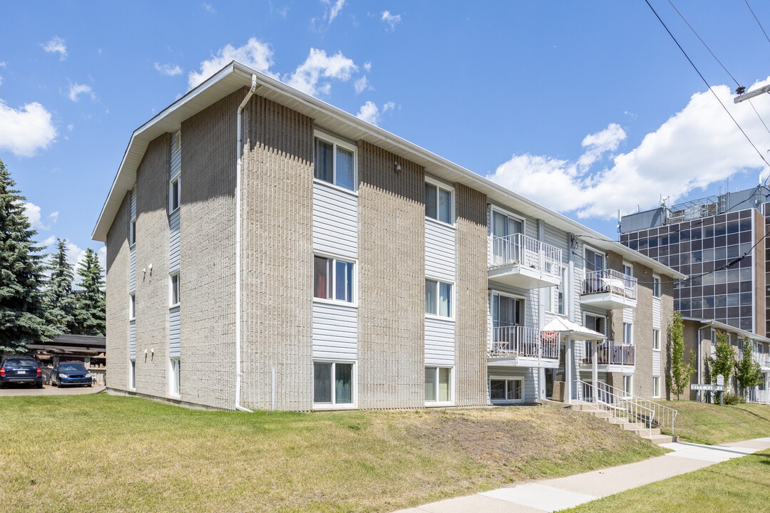 City View in Red Deer, AB - Building Photo