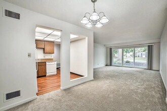 116 Chestnut Ridge Ln in Buffalo, NY - Building Photo - Building Photo