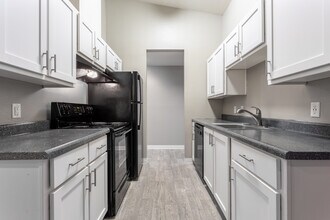 Fieldstone Apartments in Fairview, OR - Building Photo - Interior Photo