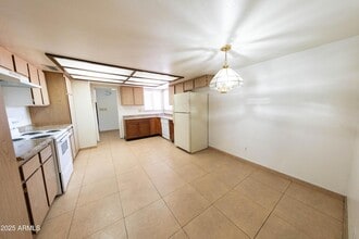 1303 E Donner Dr, Unit C in Tempe, AZ - Building Photo - Building Photo