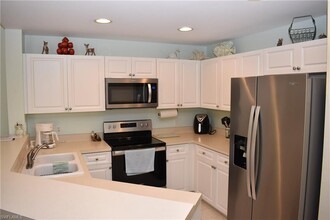 3940 Pomodoro Cir-Unit -302 in Cape Coral, FL - Foto de edificio - Building Photo