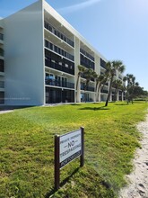 3235 Gulf of Mexico Dr in Longboat Key, FL - Building Photo - Building Photo