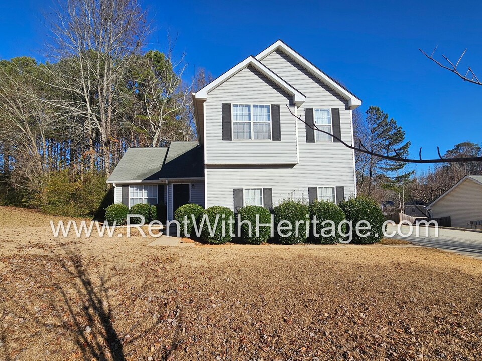 6720 Manor Creek Dr in Douglasville, GA - Building Photo