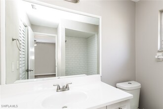 2425 Woodland Cir in Ft. Myers, FL - Building Photo - Building Photo