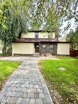 283 N Middletown Rd in Pearl River, NY - Building Photo