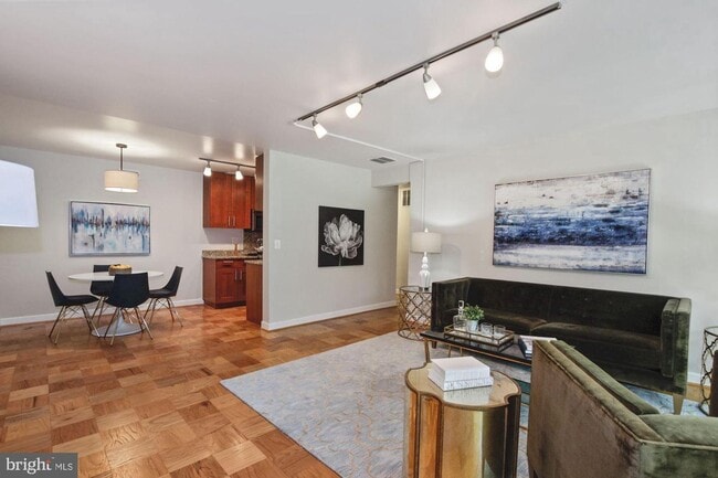 4970 Battery Ln in Bethesda, MD - Building Photo - Building Photo