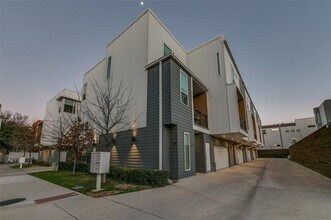 3812 San Jacinto St in Dallas, TX - Building Photo - Building Photo