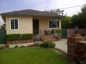570-574 W 18th St in Los Angeles, CA - Building Photo
