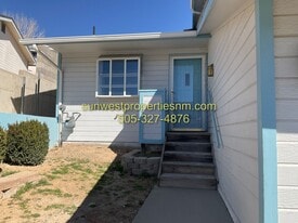 3100 N Ranch Ct in Farmington, NM - Building Photo