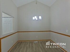 2836 Garden Dr in Lisle, IL - Building Photo - Building Photo