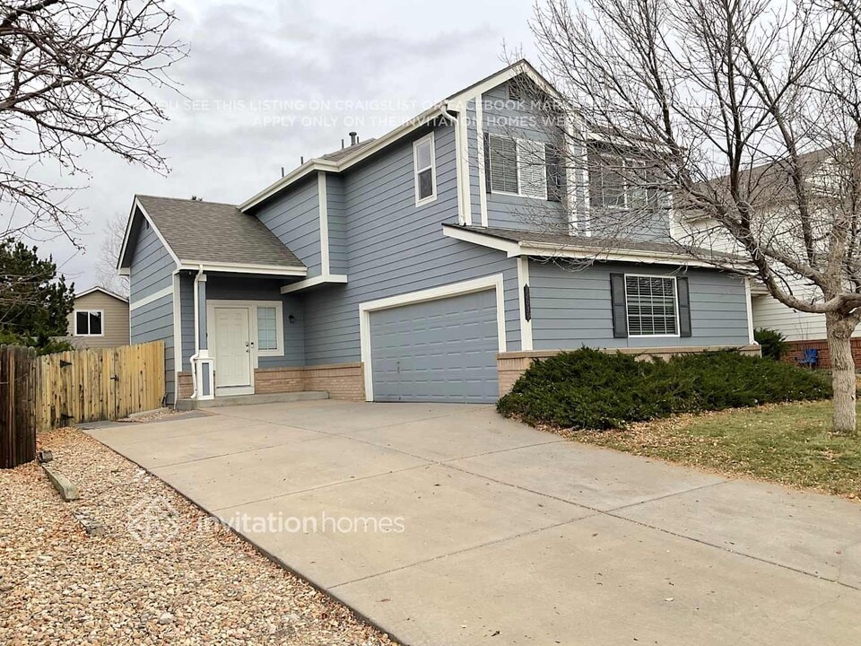 22039 E Princeton Cir in Aurora, CO - Foto de edificio