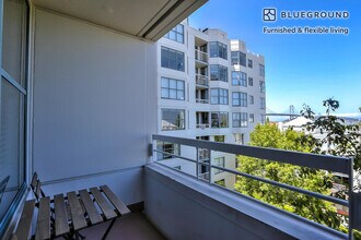 2 Townsend St in San Francisco, CA - Building Photo - Building Photo