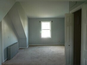 2477 Boston Post Rd, Unit apartment in Guilford, CT - Building Photo - Building Photo