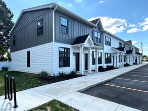 1436 Naperville Wheaton Rd in Naperville, IL - Building Photo - Building Photo