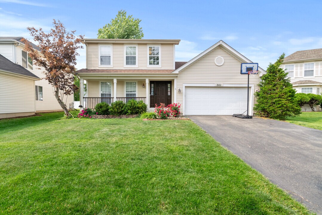 2411 Eldorado Ct in Naperville, IL - Building Photo