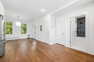 366 2nd St in Jersey City, NJ - Building Photo - Building Photo