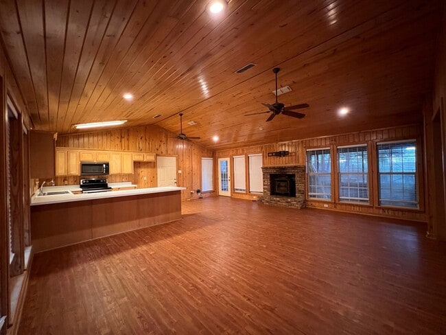 261 County Rd in Athens, TX - Building Photo - Building Photo